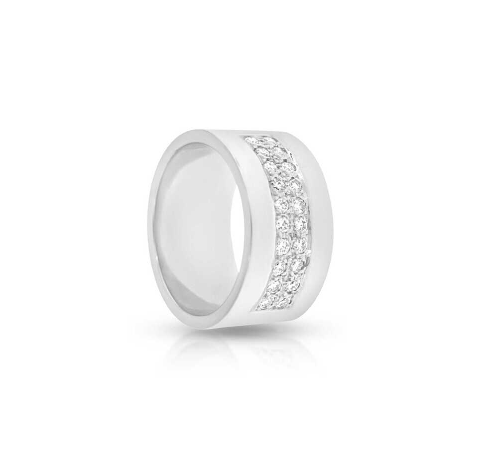 White gold ring 18 kt with 20 diamonds in a total of 0.40 ct