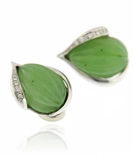 Ear clips white gold with Nephrite