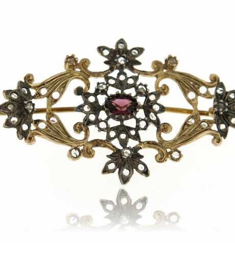 Antique brooch gold/silver with spinel