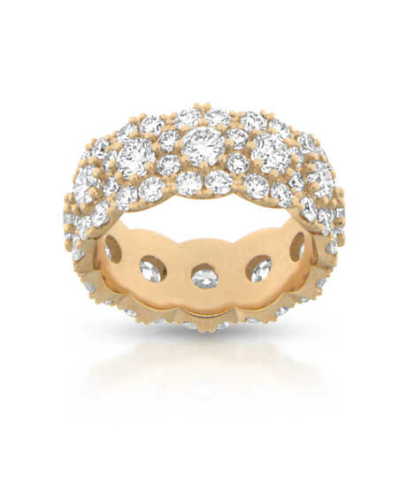 Pink gold ring with 84 diamonds