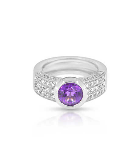 White gold ring 18 ct with amethyst and brilliant diamonds
