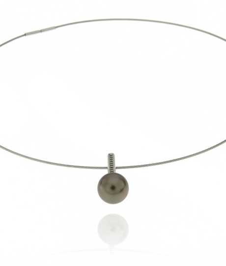 White gold necklace with pendant Tahiti pearl