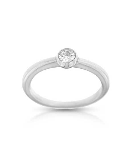 Only Diamond solitaire ring