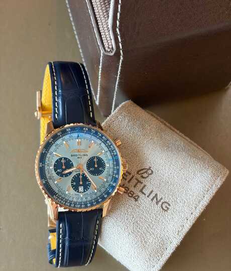 Breitling Navytimer World B01 chronograph 43 limited edition ref.