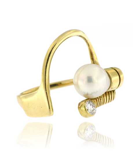 Geelgouden ring met parel en briljant