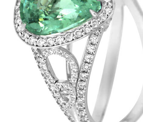 White gold ring 18 kt with pear-shaped Tourmaline 2.91 ct