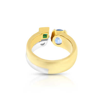 Bague bicolore artisanat en or jaune et blanc 18 carats.