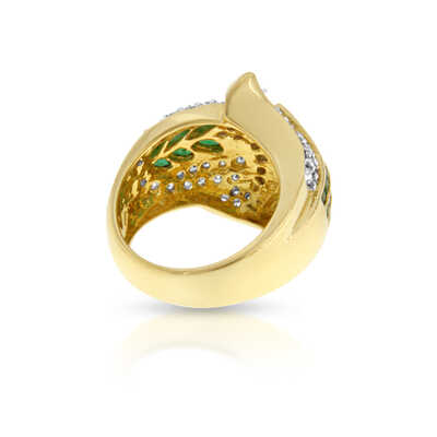 Yellow gold ring 18kt with emerald and diamonds