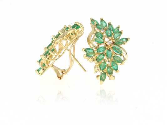 Yellow gold ear clips/tige with emerald marquises
