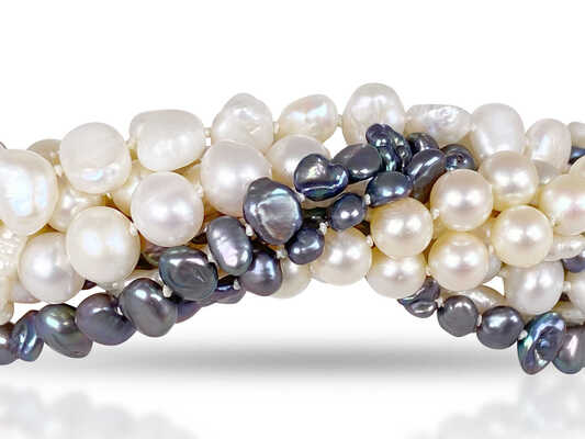 Bracelet with 9 rows of white and grey pearls finished with yellow gold lock