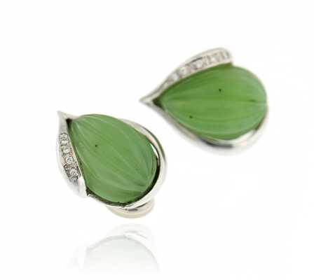 Ear clips white gold with Nephrite