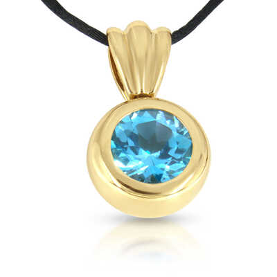 Yellow gold pendant with topaz