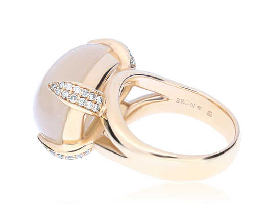 Bron ring in pink gold with white moonstone and diamonds - UNIQUE PIECE