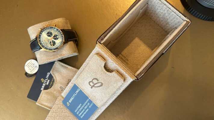 Breitling Navytimer World B01 chronograph 43 limited edition ref.