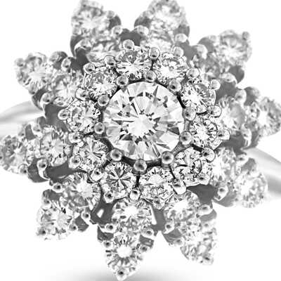 Flower-shaped white gold  ring with brilliants