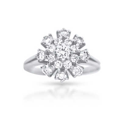 Ring in white gold with solitaire and entourage in 2 rows with 17 diamonds