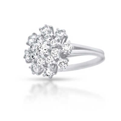 Ring in white gold with solitaire and entourage in 2 rows with 17 diamonds