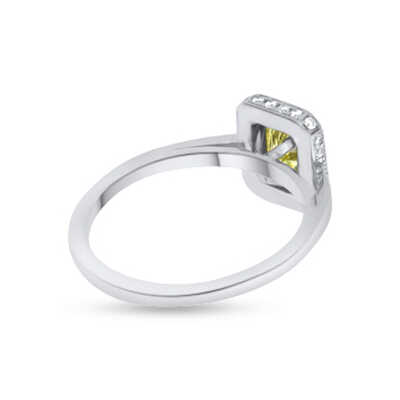 Entourage in platinum with a yellow diamond and 56 brilliants