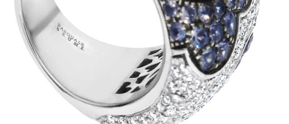 Pasquale Bruni ring in white gold with diamonds and blue sapphires