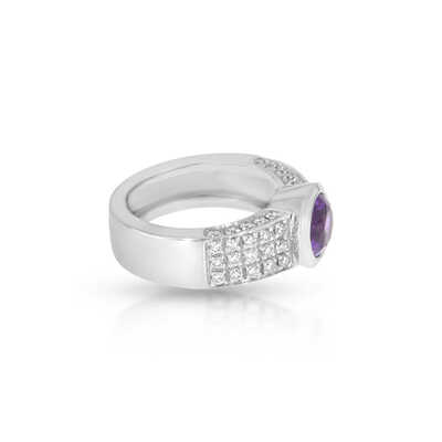 White gold ring 18 kt with amethyst and brilliants