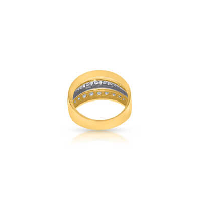 Bicolor ring in geelgoud en platina met 31 briljanten op 3 rijen